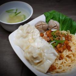 Yamie Bakso   Pangsit