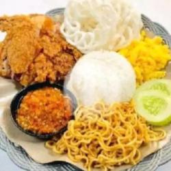 Ayam Geprek   Nasi   Indomie Goreng