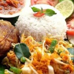 Ayam Goreng  Urap   Nasi