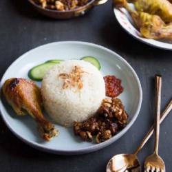 Nasi Uduk   Ayam   Gorengan