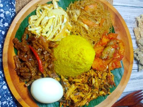 Nasi Uduk Dan Nasi Kuning Gorontalo, Kelapa Gading