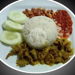 Nasi Lemak Daging Goreng Kunyit