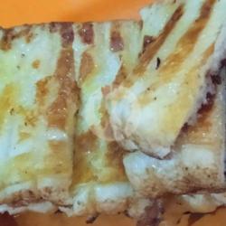 Roti Bakar Setengah Porsi