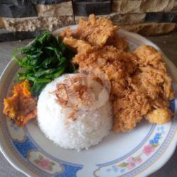 Nasi Telur Gondrong Plus Sambel Bawang