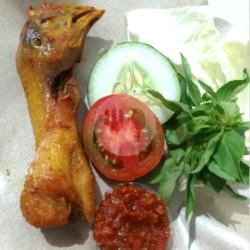 Menu 1 Paket Hemat Super(kepala Ayam Goreng Nasi Lalap Sambal Es Nutrisari)