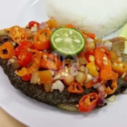 Nasi Ikan Dabu- Dabu