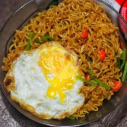 Indomie Sedap Goreng   Telor Mata Sapi   Lalapan   Kerupuk