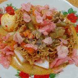 Lontong Indomie   Telor Rebus