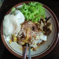 Tahu Campur   Lontong