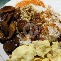 Nasi Uduk Semur Jengkol Betawi