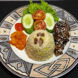 Nasi Kebuli Reguler   Ayam Goreng   Acar