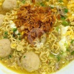 Indomie Kuah Rasa Soto / Telor   Bakso