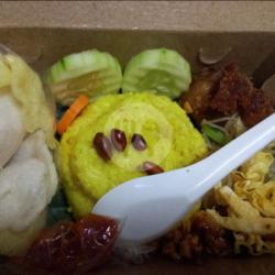 Nasi Kuning Box Ayam Goreng