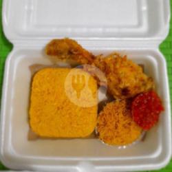 Nasi Kuning Ayam Serundeng Nasya