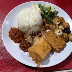 Nasi Jengkol Tahu Tempe   Sambel Mentah