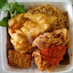 Ayam Geprek  Nasi  Indomie   Telor  Kropok Udang Level 1-10