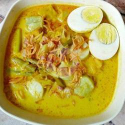 Lontong Sayur Kuah Opor   Telur Bulat