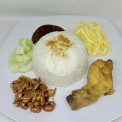 Nasi Uduk Ayam Goreng