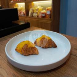 Mini Egg Salted Croissant