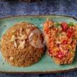 Nasi Goreng Plus Ayam Geprek