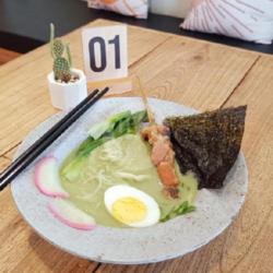 Yakitori Ryokuto Ramen (ayam)