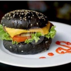 Black Burger / White Burger