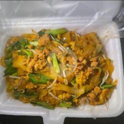 Kwetiau Goreng  Pangsit