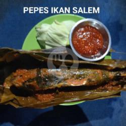 Pepes Ikan Salem