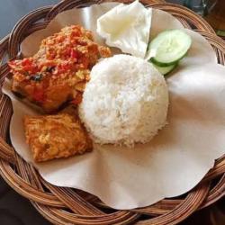 Ayam Jingkrak/pecak   Nasi