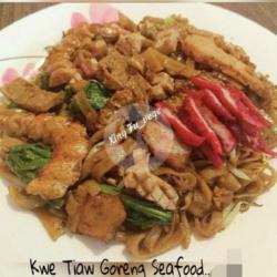 Kwe Tiaw Goreng Special