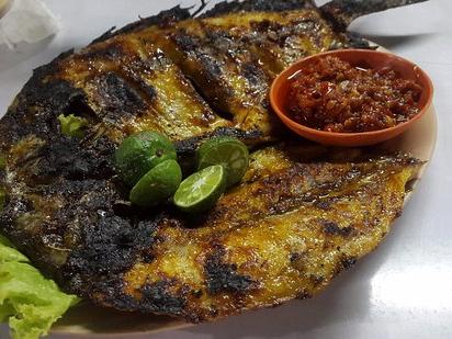 Seafood Dan Ikan Bakar Jawara, Pintu Utama Pasar Central