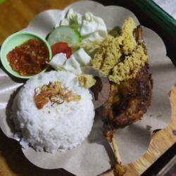 Bebek Paha Kremes   Nasi