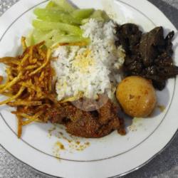 Nasi Campur Daging Paru Telur