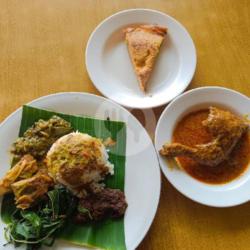 Nasi Ayam Bakar / Gulai / Goreng   Dadar