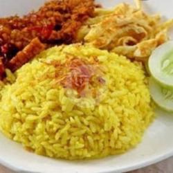 Nasi Kuning Khas Betawi