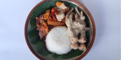 Selat Solo Tenda Biru Gudeg Ceker Pak Bejo, Laweyan