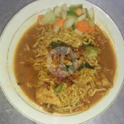 Mie Rebus Spesial (telor. Bakso. Atiampela   Ayam)