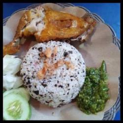 Nasi Uduk Ayam Goreng Cabai Hijau