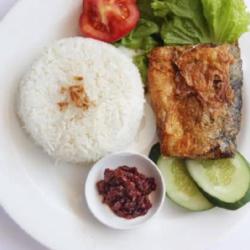 Nasi Urap Bandeng Goreng