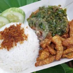 Nasi Lalapan Udang Crispy Sambal Ijo