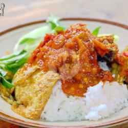 Nasi Telur Dadar Sambel Lalapan