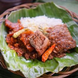 Nasi Gudeg Tahu Telur Separo