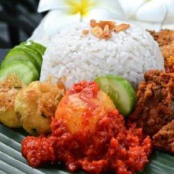 Nasi Uduk   Telur   Perkedel Kentang Simugen