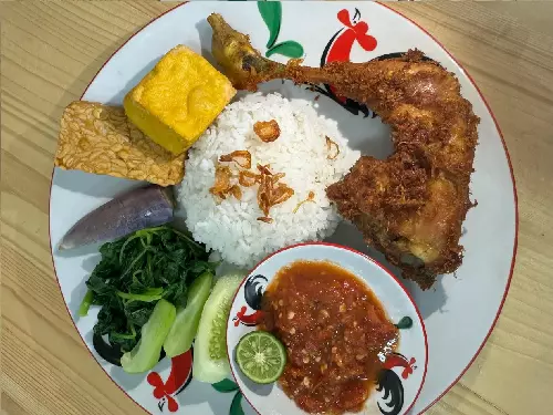 Nasi Tempong Asli Banyuwangi, Fresh Market Emerald Bintaro