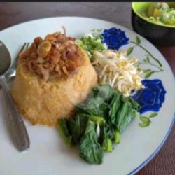 Nasi Tim Ayam Pakai Krupuk Pangsit Goreng