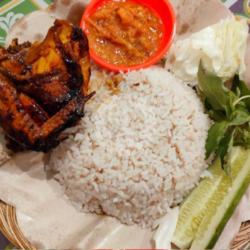 Ayam Bakar ( Dada ) Nasi Uduk