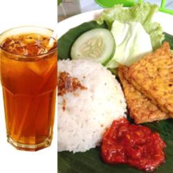 Nasi Tempe Rempah Gratis Es Teh