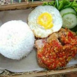 Nasi Ayam Geprek Dada Rempah Es Teh