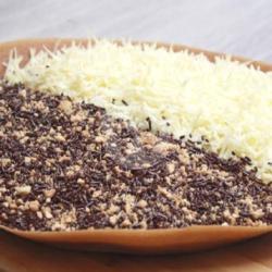 Martabak Setengah Keju-setengah Kacang Coklat