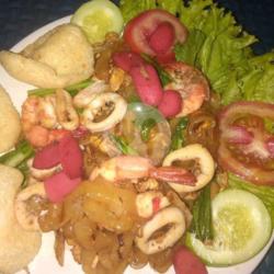 Kwetiaw Goreng Sosis Seafood